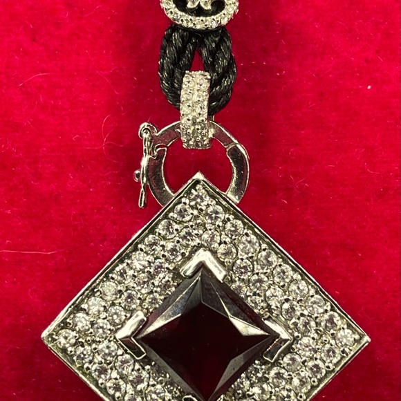 FIVE NECKLACES IN ONE - Picture 11 of 15